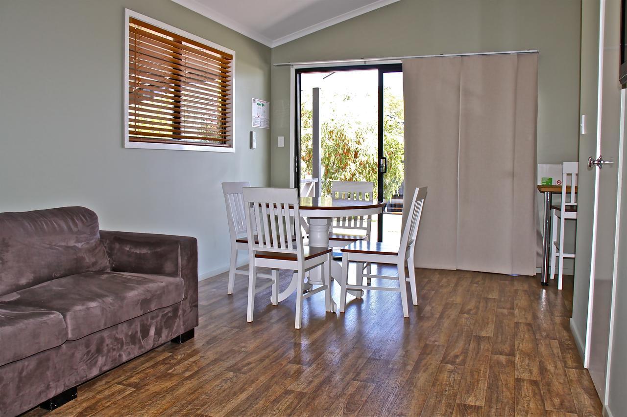 Barcaldine Country Motor Inn Экстерьер фото