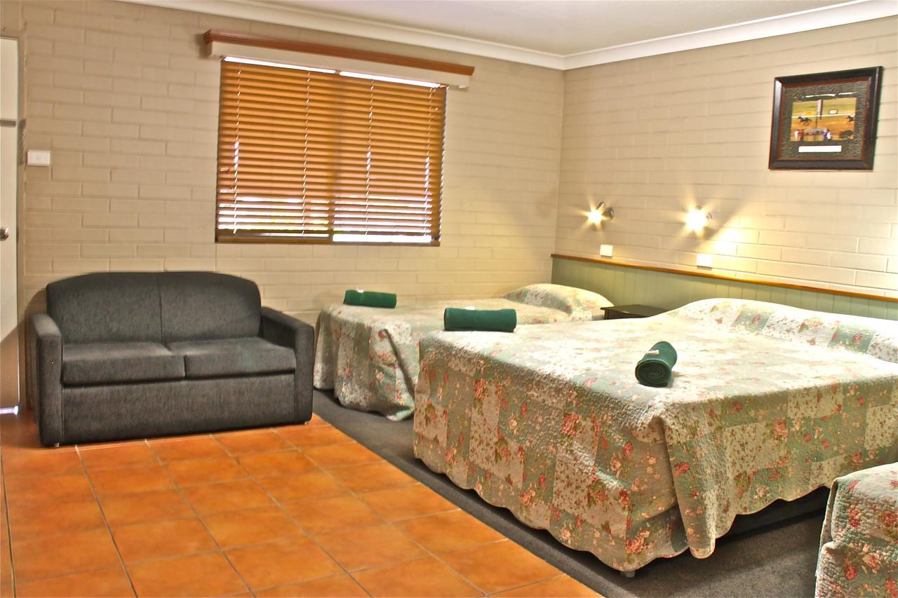 Barcaldine Country Motor Inn Экстерьер фото