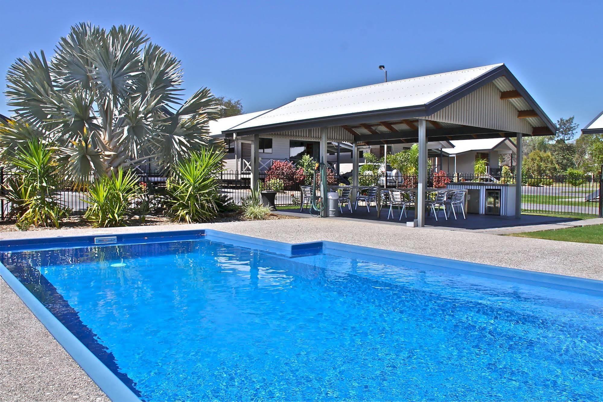 Barcaldine Country Motor Inn Экстерьер фото