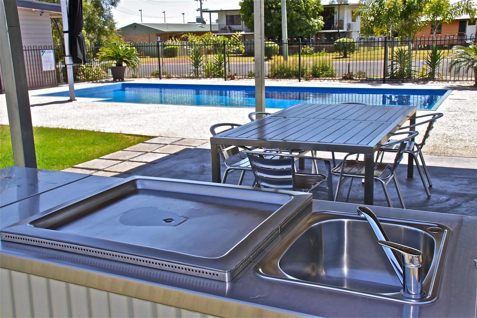 Barcaldine Country Motor Inn Экстерьер фото