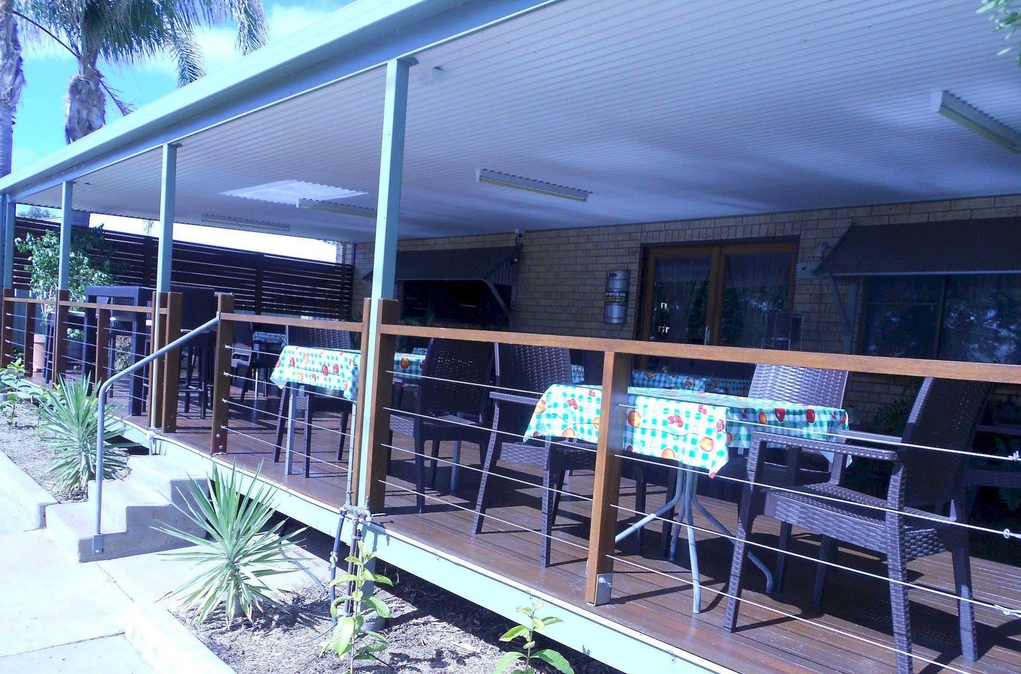 Barcaldine Country Motor Inn Экстерьер фото